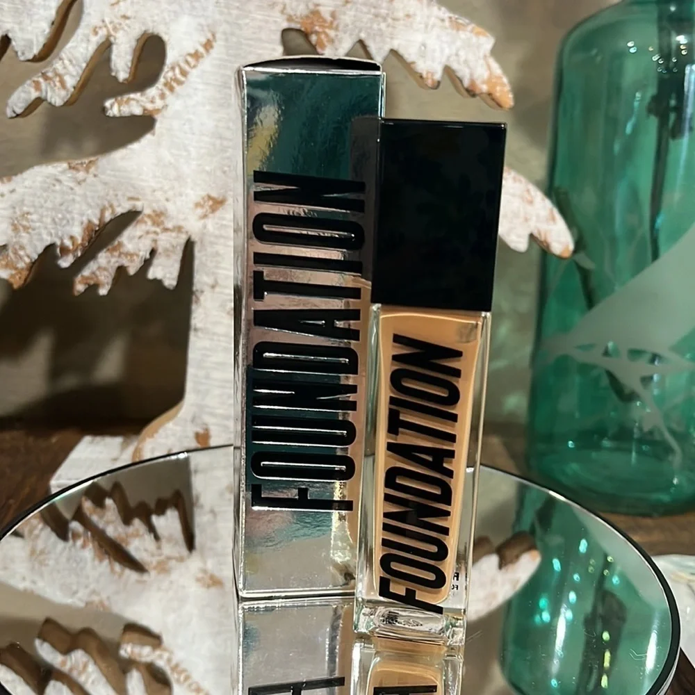 Anastasia Luminous Foundation in shade 365C, new!